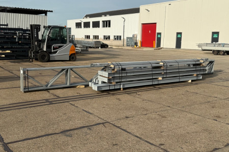 9.60 x 25.00m (240m²) platdak
